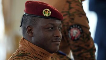 Burkina : La Constitution sera modifiée, les élections pas « une priorité », selon le capitaine Traoré